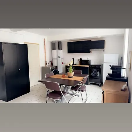 Hermes Cozy Apartment *